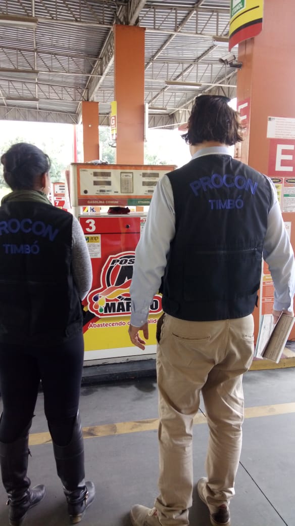 2452018_114539_procon-de-timbo-monitora-postos-de-combustivel-divulgacao3