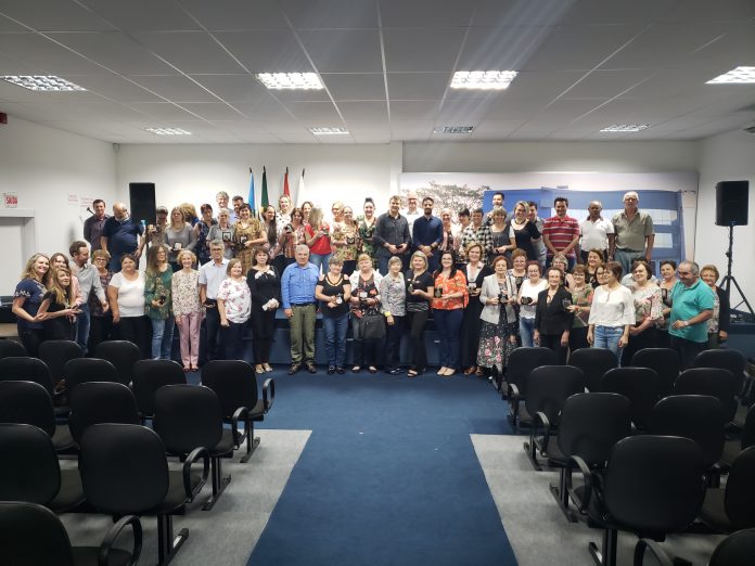 Homenagem a servidores aposentados - Sócrates Prado