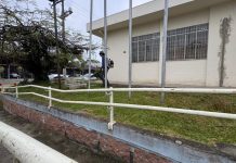 Prefeitura de Timbó realiza serviço de limpeza no prédio dos Correios