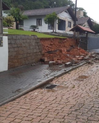 Defesa Civil de Timbó atualiza ocorrências registradas decorrentes do ciclone da terça-feira